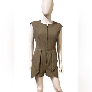 BCBMAXAZRIA  Front Zip Romper. Size medium.
